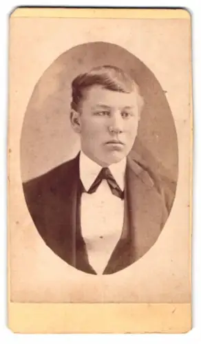 Fotografie James, Iowa City, Ein Porträt eines jungen Mannes