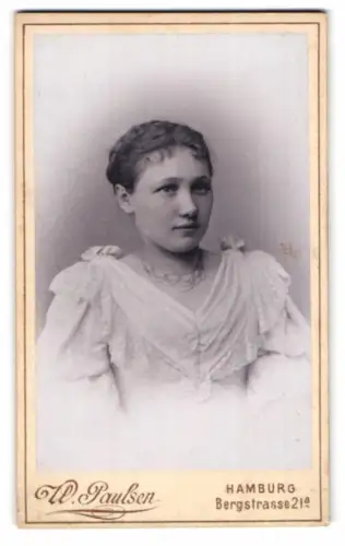 Fotografie W. Paulsen, Hamburg, Bergstrasse 21a, Porträt einer jungen Frau