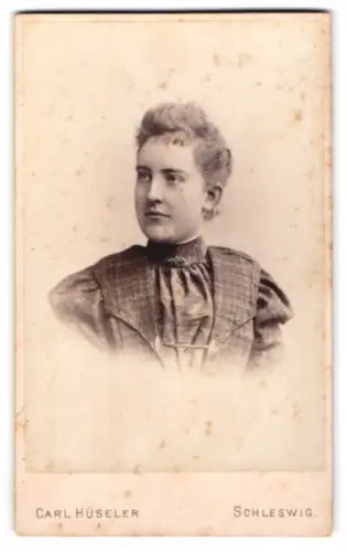 Fotografie Carl Hüseler, Schleswig, Stadtweg 147, Porträt einer Dame