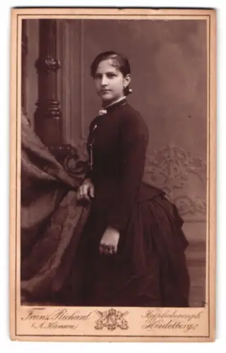 Fotografie Franz Richard, Heidelberg, Hauptstrasse 69, Porträt einer jungen Frau