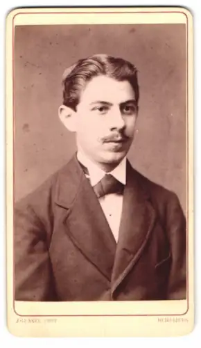 Fotografie J. Gunkel, Heidelberg, Anlage Nr. 25, Porträt eines jungen Mannes