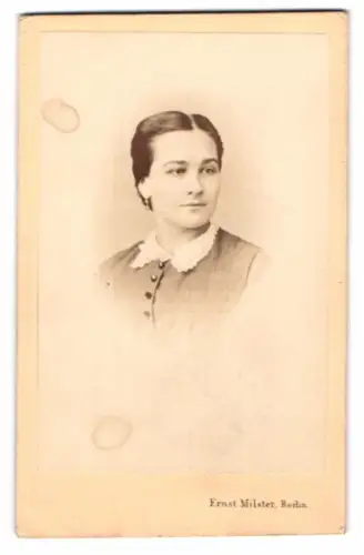 Fotografie Ernst Milster, Berlin, Unter den Linden 13, Porträt einer Frau
