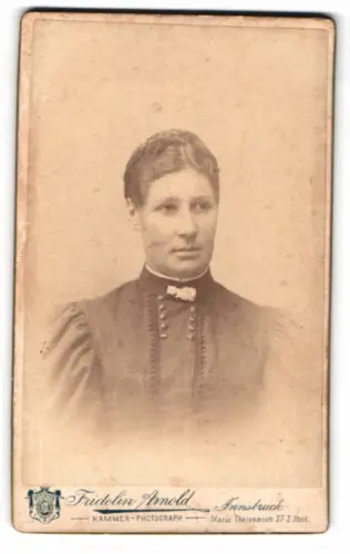 Fotografie Friedolin Arnold, Innsbruck, Maria Theresienstrasse 27, Porträt einer Dame