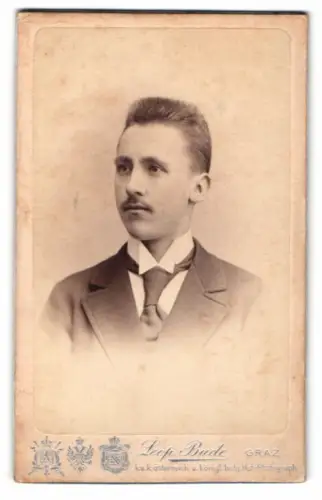 Fotografie Leopold Bude, Graz, Allee Gasse 6, Portrait eines jungen Mannes