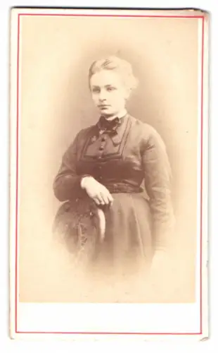 Fotografie Heer-Tschudi, Lausanne, Rue St. Francois 20, Porträt einer jungen Frau