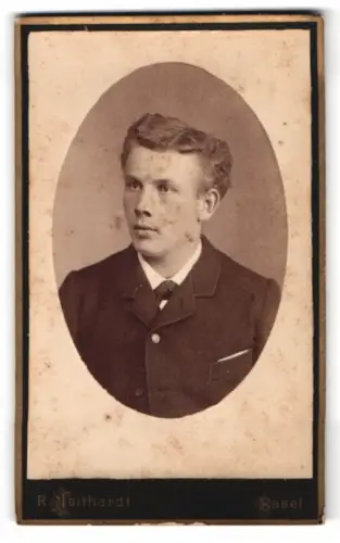 Fotografie R. Neithardt, Basel, St. Clara Strasse 54, Porträt eines jungen Mannes