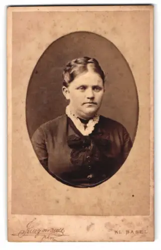 Fotografie J. Jungmann, Kl. Basel, Hammerstrasse 53, Porträt einer Frau