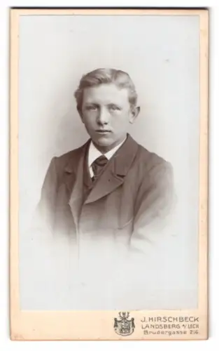 Fotografie J. Hirschbeck, Landsberg am Lech, Brudergasse 216, Porträt eines jungen Mannes