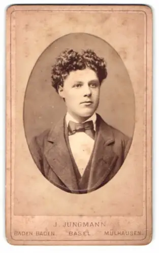 Fotografie J. Jungmann, Basel, Hammerstrasse 53, Porträt eines jungen Mannes