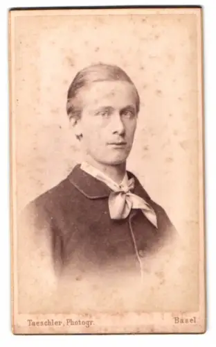 Fotografie Taeschler, Basel, Porträt eines jungen Mannes