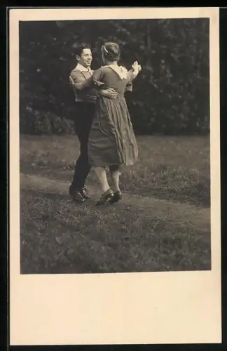 AK Wandervögel beim Tanz