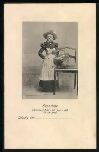 AK Leipzig, Ernestine, Dütchenfräulein, 60 Jahre alt, 109 cm gross