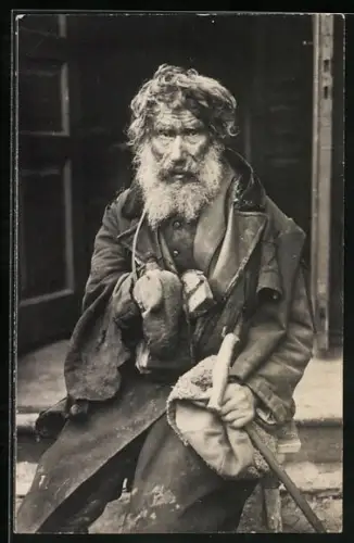 AK Portrait eines Bettlers mit Gehstock