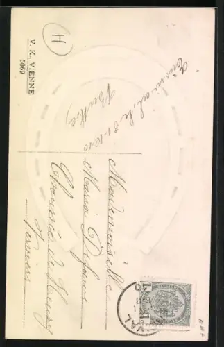 Präge-AK Neujahrsgrüsse, Junge Frau mit filigranem Haarschmuck und Kleeblättern im Hufeisen-Rahmen, Jugendstil