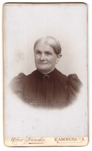 Fotografie Max Türcke, Radeberg, Lange Strasse 1, Porträt einer älteren Dame
