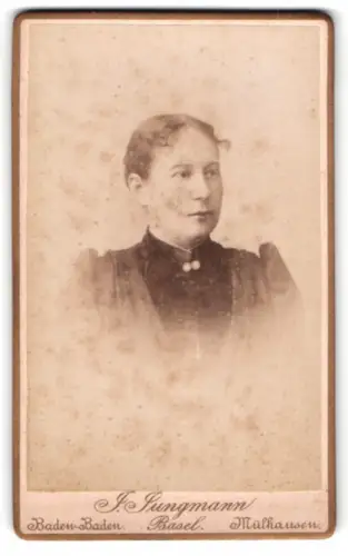 Fotografie J. Jungmann, Baden-Baden, Werderstr. 1, Porträt einer Frau