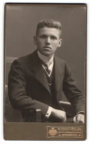 Fotografie Rudolf Högler, Bregenz, Porträt eines jugendlichen Knaben