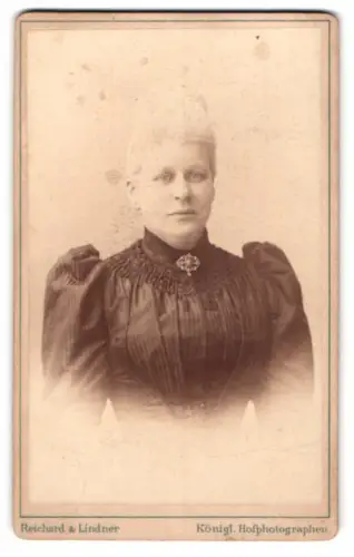 Fotografie Reichard & Lindner, Berlin, Unter den Linden 54/55, Portrait einer Dame