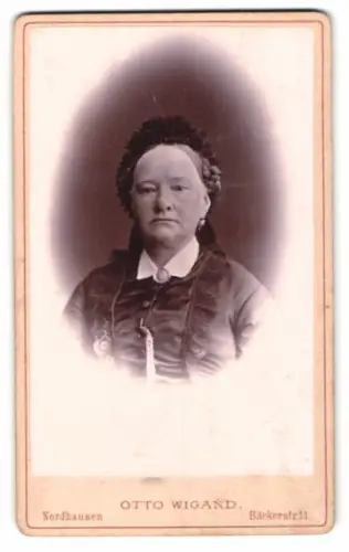 Fotografie Otto Wigand, Nordhausen, Bäckerstrasse 11, Porträt einer älteren Dame