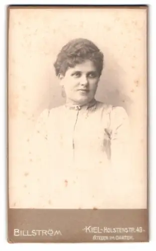 Fotografie Billström, Kiel, Holstenstr. 43, Porträt einer Frau
