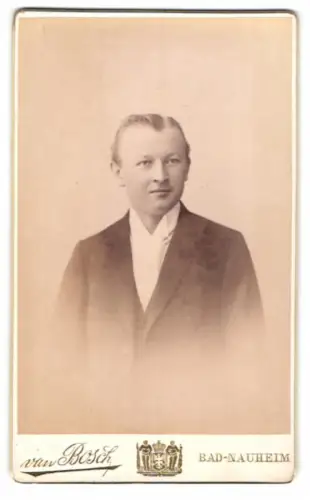 Fotografie van Bosch, Bad Nauheim, Kaiserstrasse 6, Porträt eines Mannes