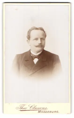 Fotografie Theo Classens, Magdeburg, Fürstenstrasse, Porträt eines Herrn