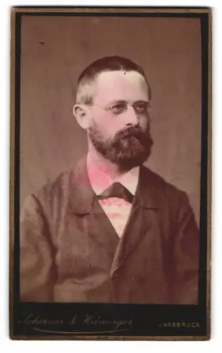Fotografie Schorner & Hänniger, Innsbruck, Maria-Theresienstrasse 37, Porträt eines bärtigen Mannes