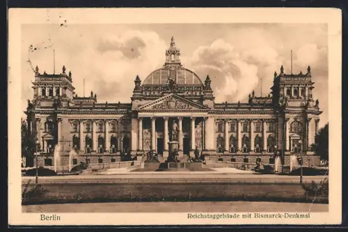 AK Berlin, Reichstagsgebäude mit Bismarck-Denkmal