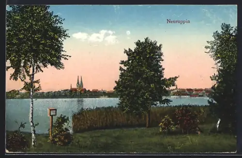AK Neuruppin, Blick über den See auf Stadt und Kirche