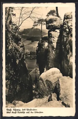AK Königstein /Sächs. Schweiz, Fels Pfaffenstein, Blick durch Nadelöhr auf den Lilienstein