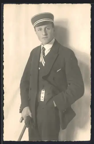 Foto-AK Student mit Hut und Gehstock 1926