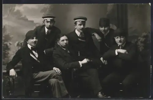 Foto-AK Gruppenbild von sechs Studenten