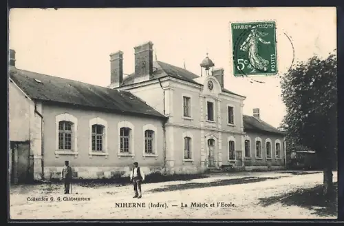 AK Niherne /Indre, La Mairie et l`Ecole