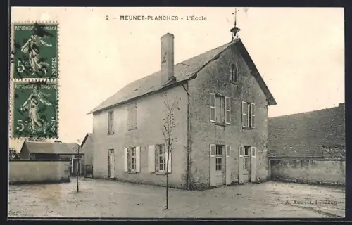 AK Meunet-Planches, L`École
