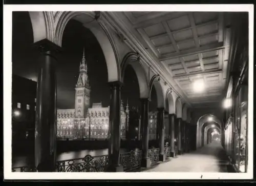 AK Hamburg, Rathaus, Alsterarkaden, Nachtansicht
