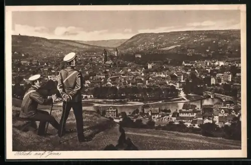 AK Jena i. Thür., Soldaten mit Stadtpanorama