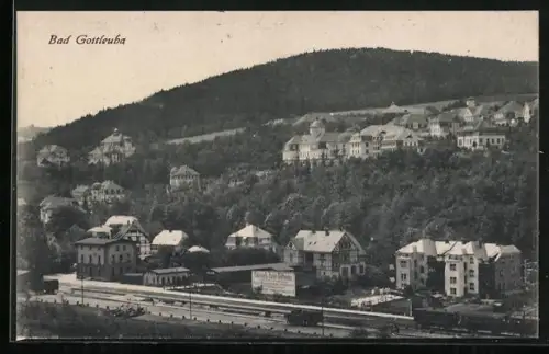 AK Bad Gottleuba, Bahnhofs-Hotel mit Eisenbahn