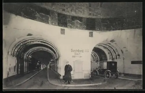AK Hamburg-St. Pauli, Elbtunnel, Innenansicht
