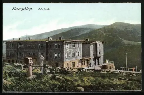 AK Peterbaude mit Wanderern