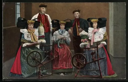 AK Familie in Trachten aus Schaumburg-Lippe