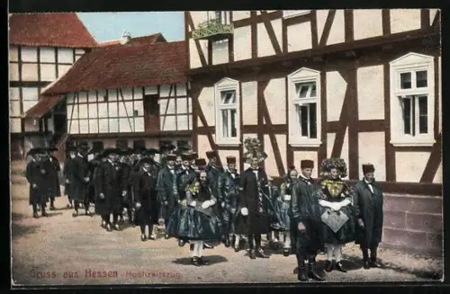 AK Hessische Tracht, Hochzeitszug, Brautpaar trägt Blumenhüte auf dem Kopf