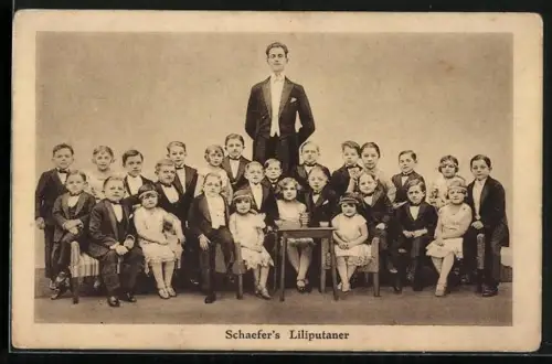 AK Schaefer`s Liliputaner in eleganter Kleidung