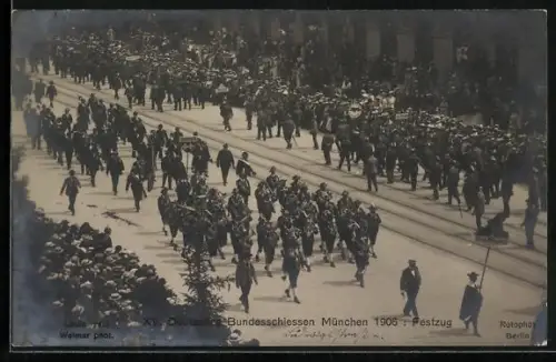 AK München, XV. Deutsches Bundesschiessen 1906, Schützenvereine beim Festzug