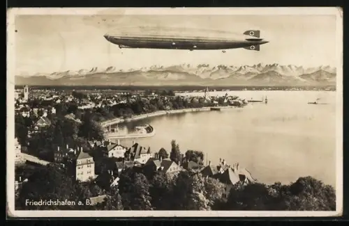 AK Zeppelin im Flug über Friedrichshafen