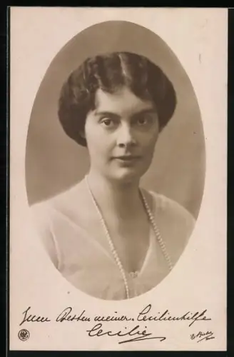 AK Kronprinzessin Cecilie von Preussen mit Perlenkette, Brustbild