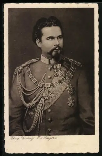 AK König Ludwig II. von Bayern in Uniform mit Orden