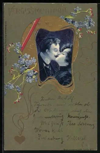Präge-AK Liebespaar küsst sich, Vergissmeinnicht