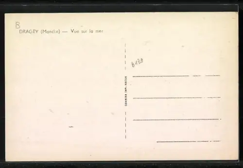 AK Dragey /Manche, Vue sur la mer et maisons en pierre au bord d`une route sinueuse