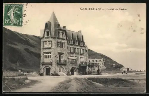 AK Carolles-Plage, L`Hôtel du Casino et paysage côtier