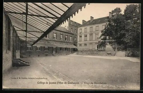 AK Coutances, Collège de Jeunes Filles, Cour de Récréation